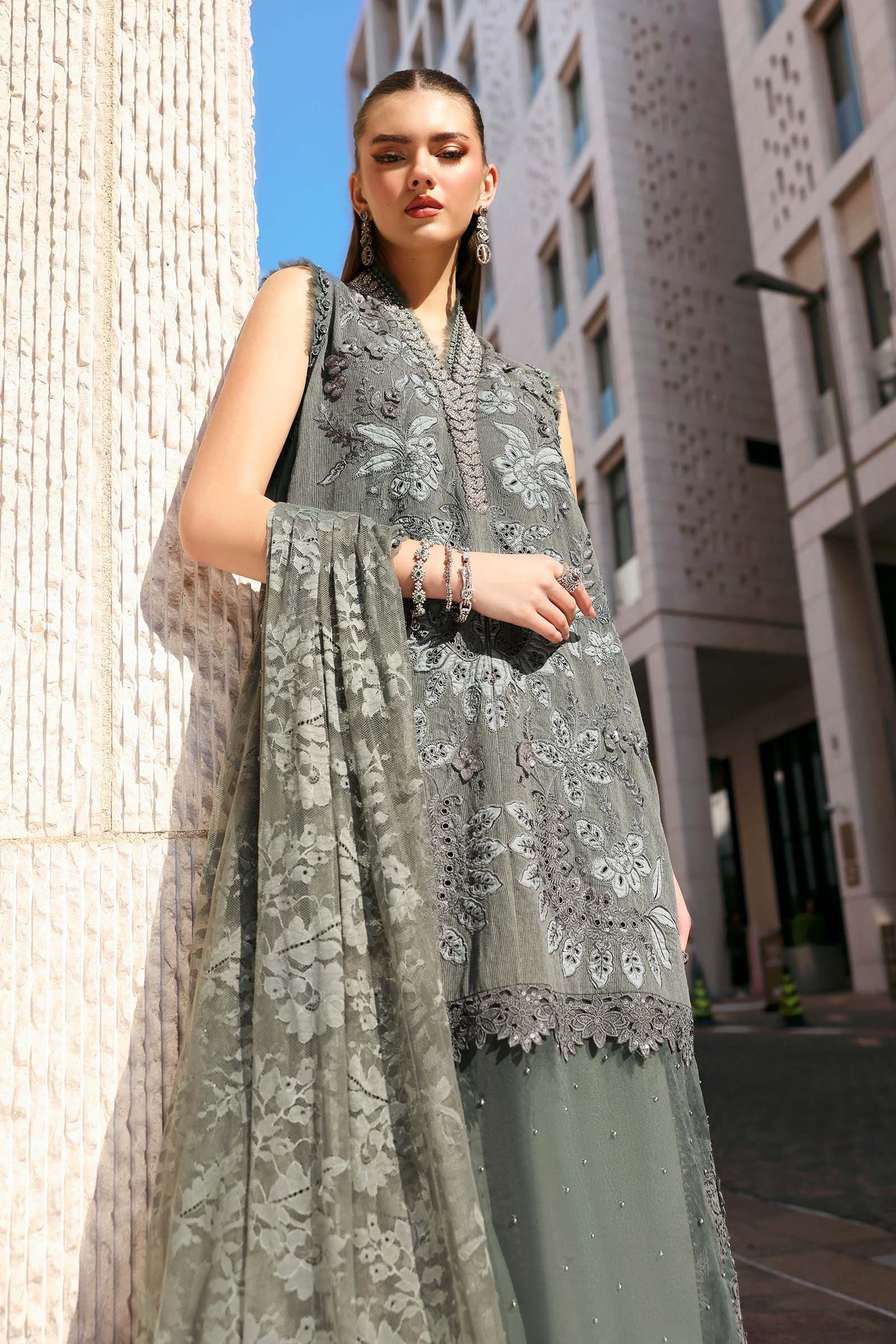 3 Piece Unstitched Embroidered Lawn Karandi Suit