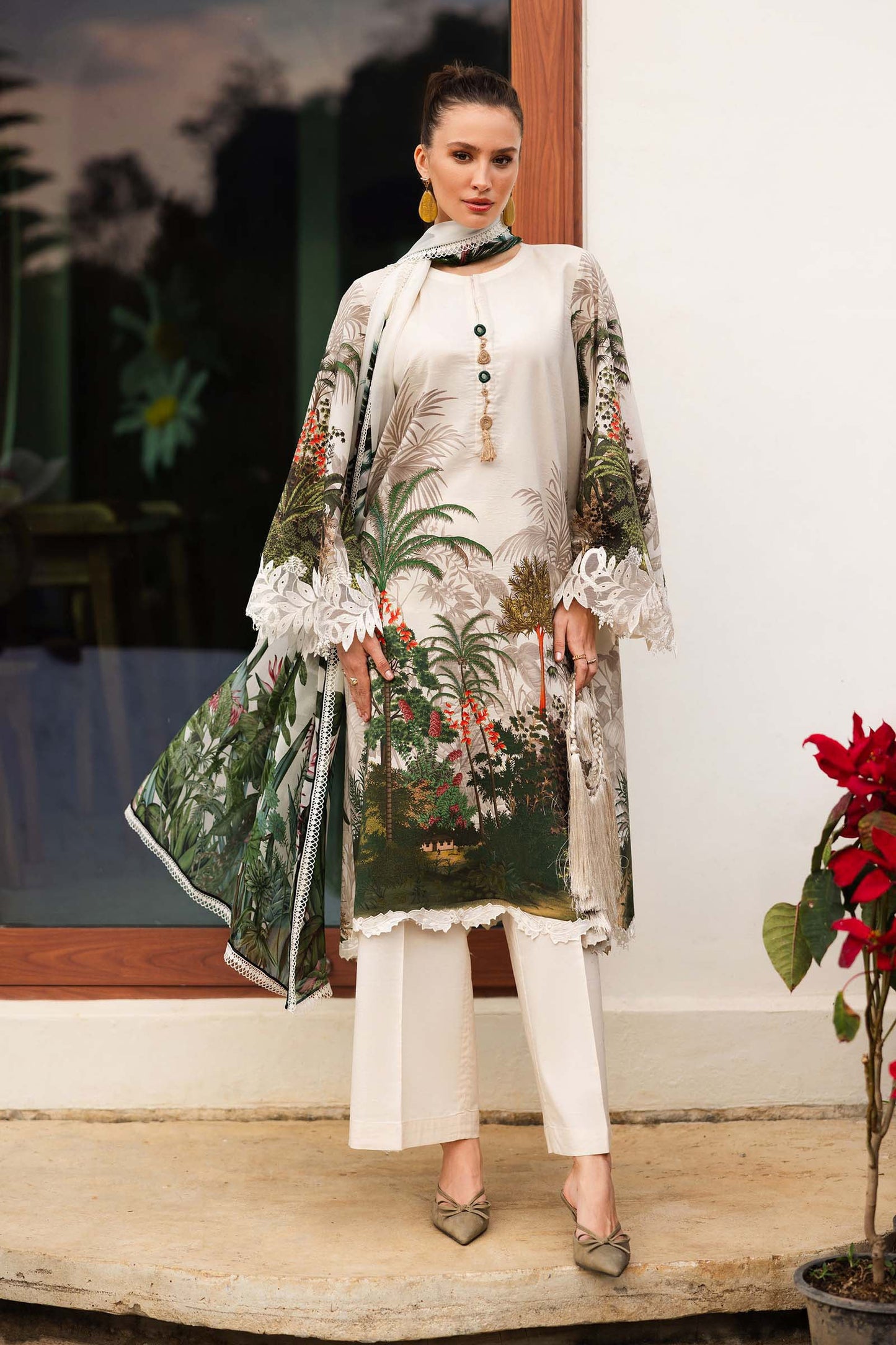 3 Piece Embroidered Lawn Suit