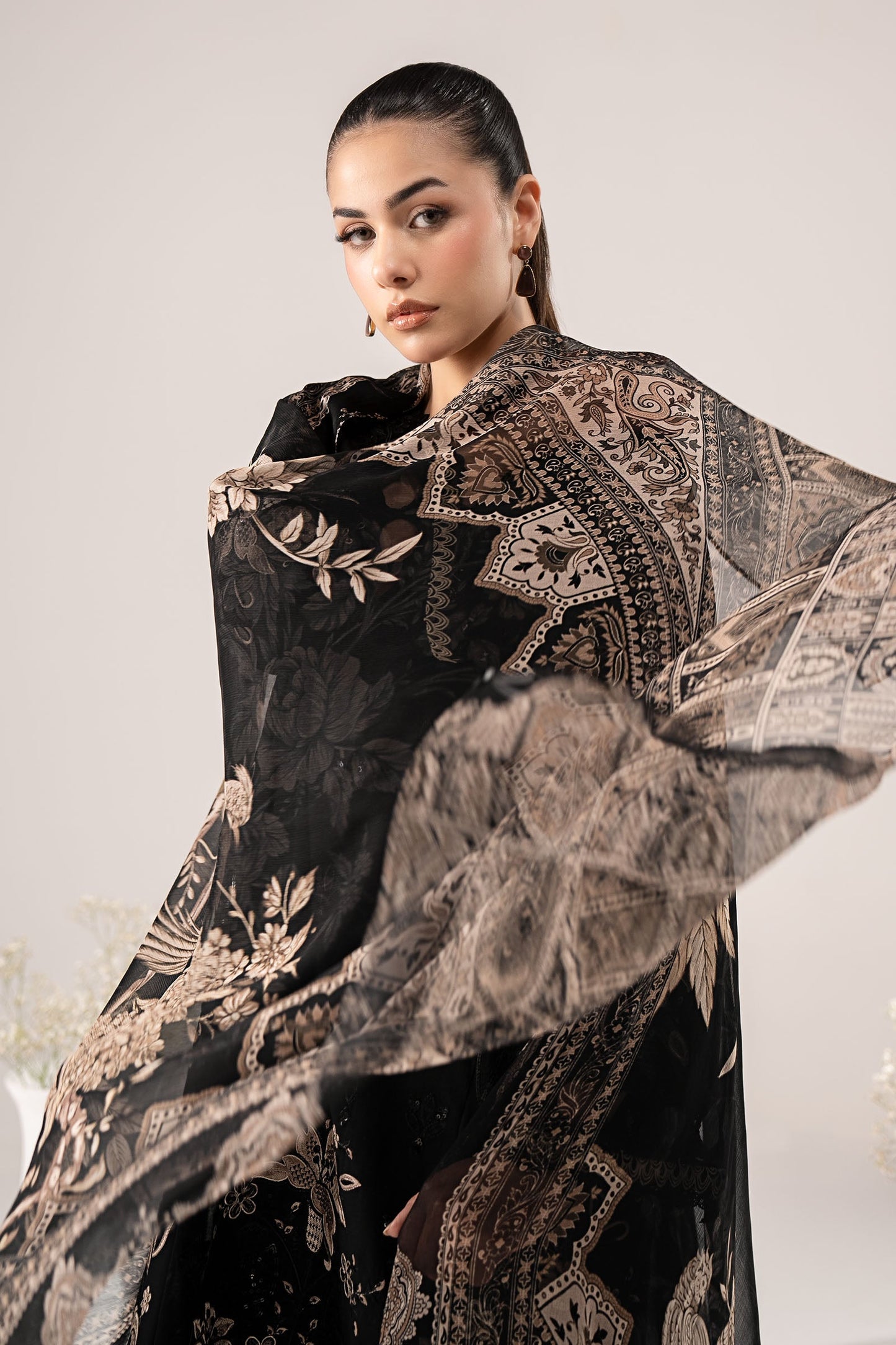 3 Piece Embroidered Lawn Suit