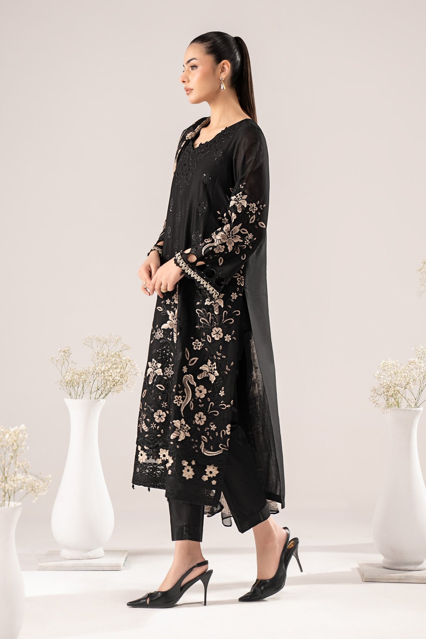 3 Piece Embroidered Lawn Suit