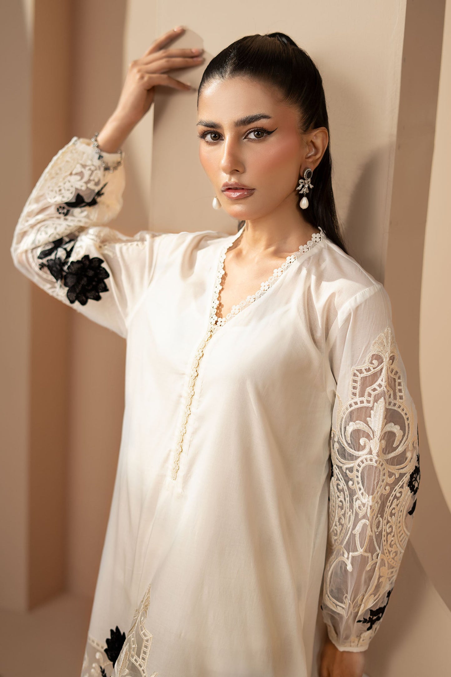 3 Piece Embroidered Lawn Suit