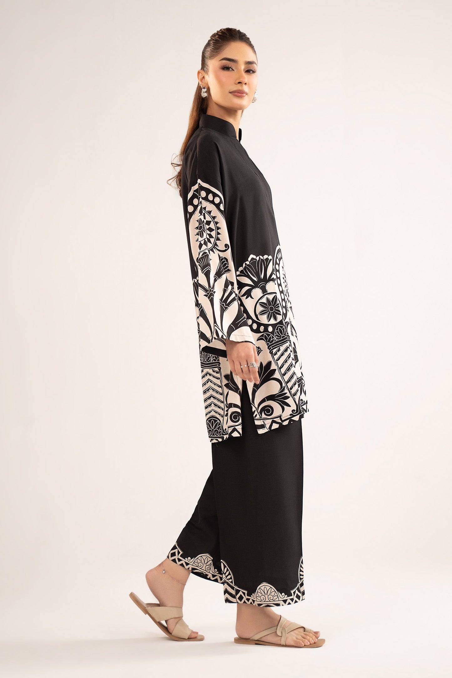 2 Pc Printed Arabic Lawn Suit